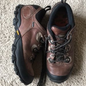 Patagonia men’s shoes size 9 gortex